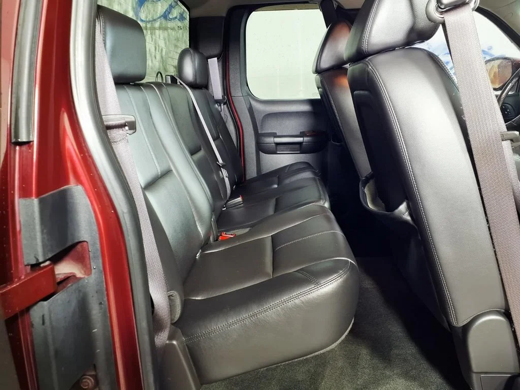 Used 2008 SONOMA RED METALLIC GMC SLT image 12