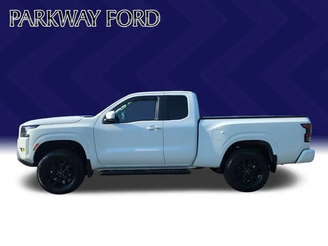 Used 2022 White Nissan SV image 2