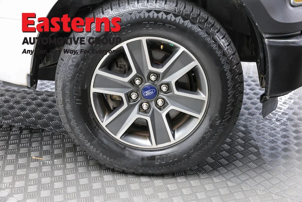Used 2016 White Ford XL image 32