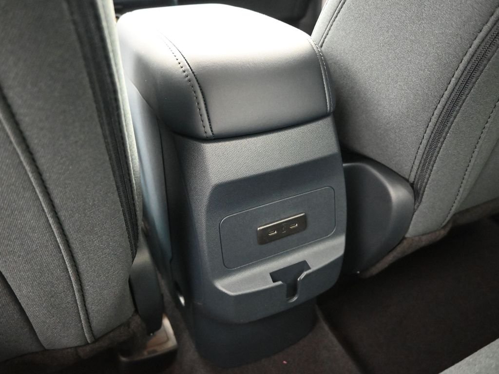 New 2026 Carbonized Gray Metallic Ford XLT image 18