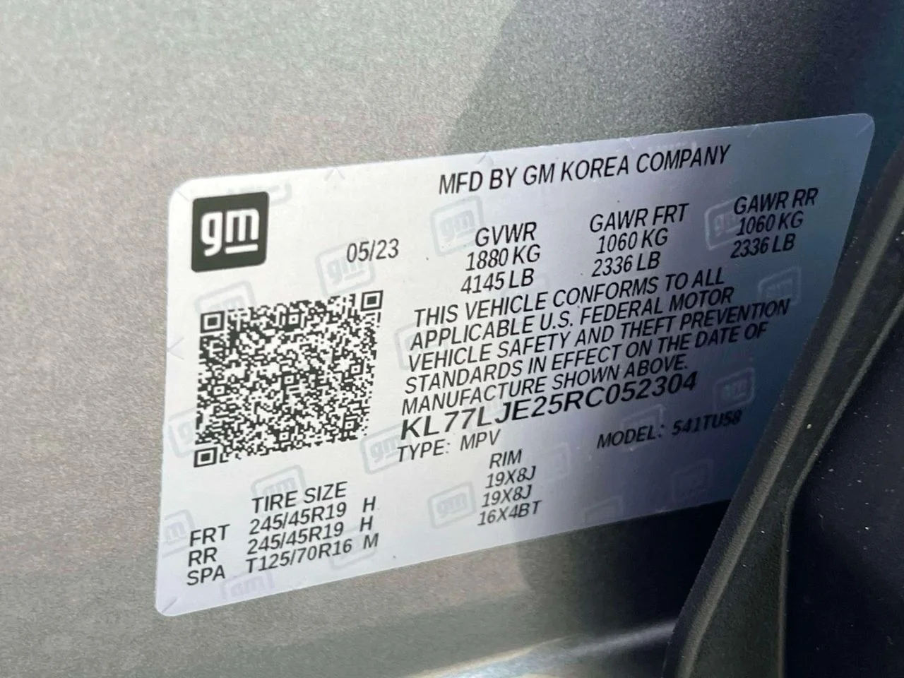 Used 2024 Sterling Gray Metallic Chevrolet FWD 2RS image 20
