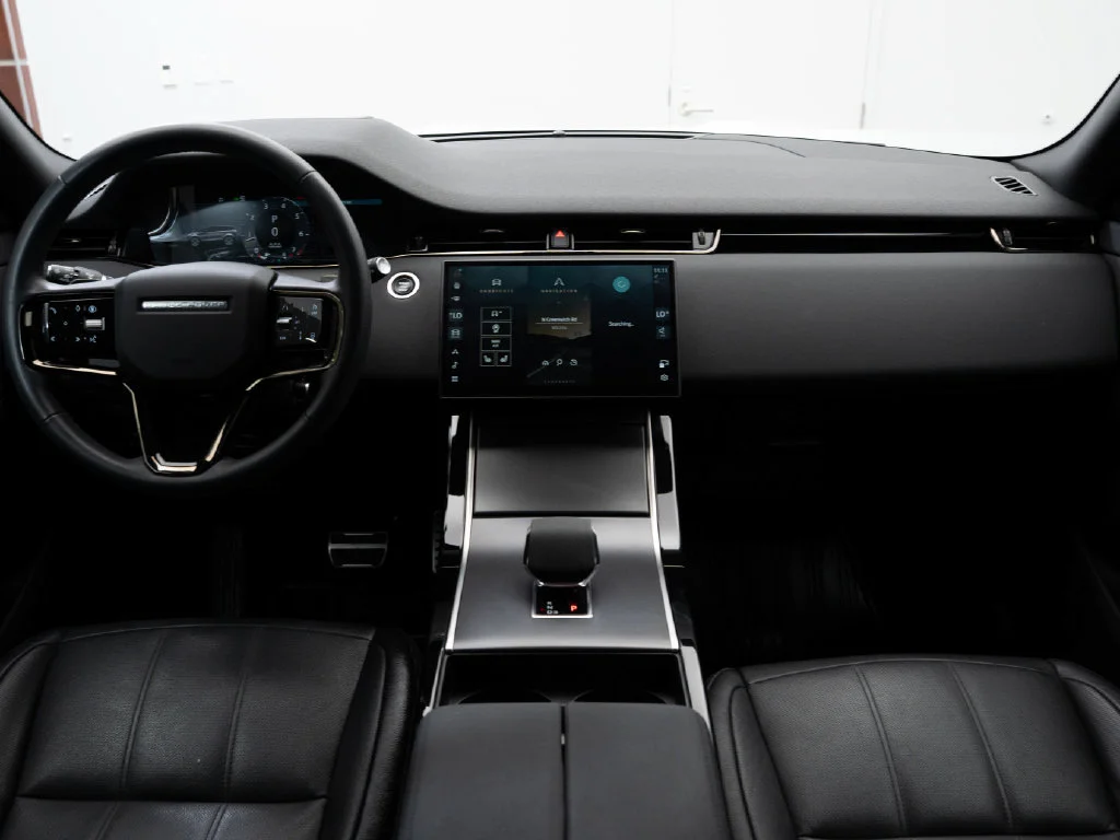 Used 2024 Eiger Gray Metallic Land Rover Dynamic image 33