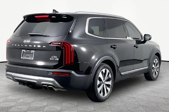Used 2021 Black Kia EX image 3