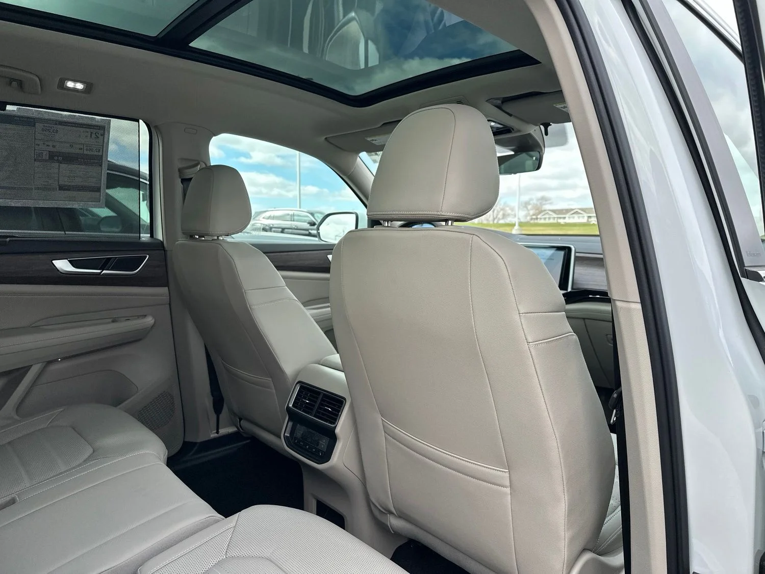New 2026 White/off-white Volkswagen 2.0T SEL image 34