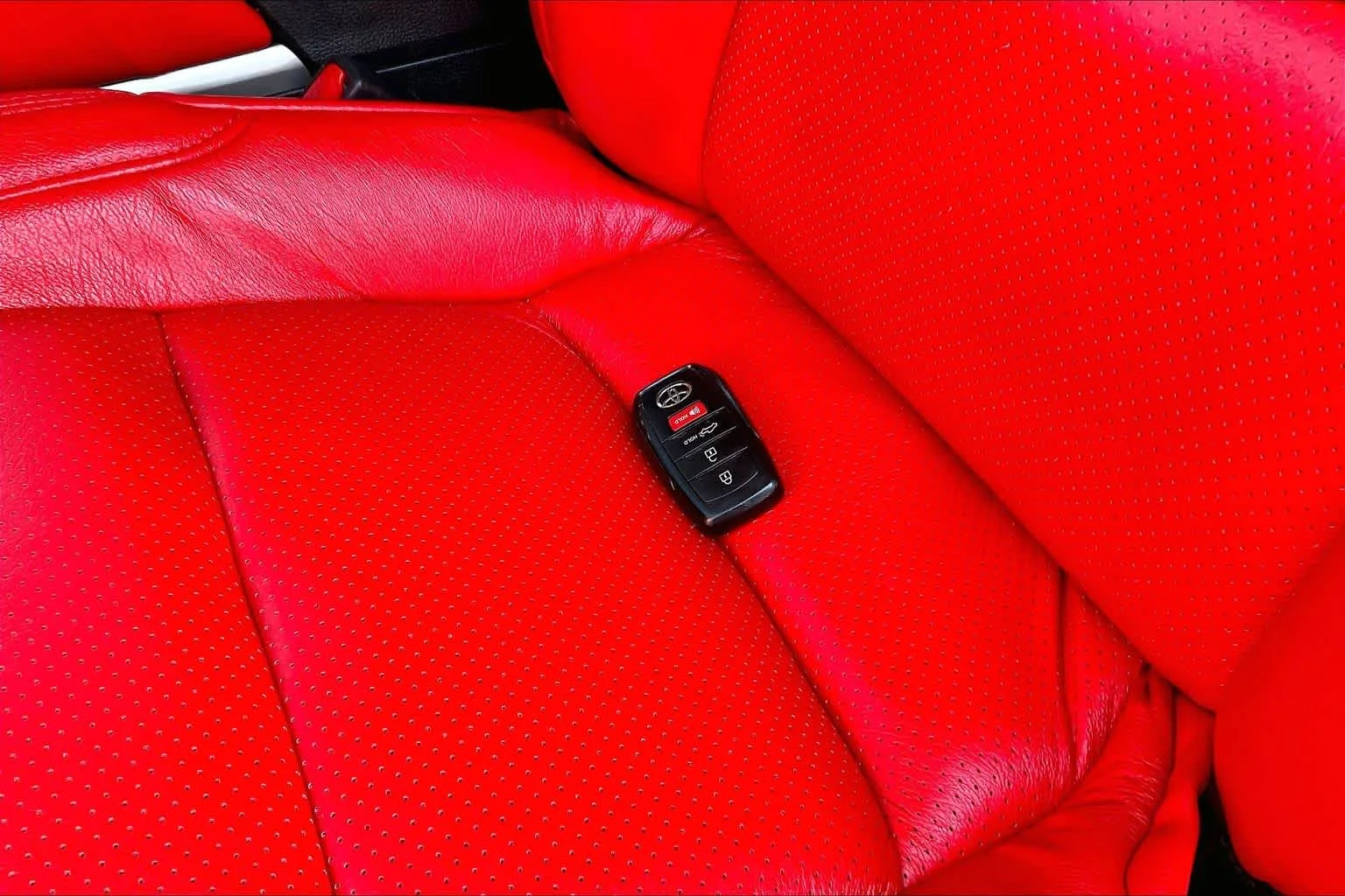 Used 2024 Solar Octane Toyota Limited image 14