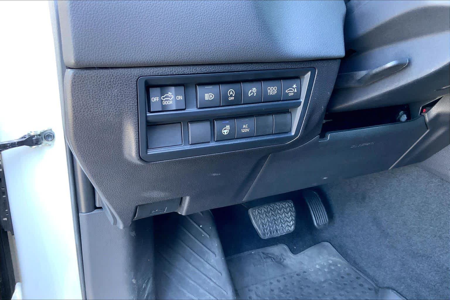 Used 2024 Wind Chill Pearl Toyota Limited image 33