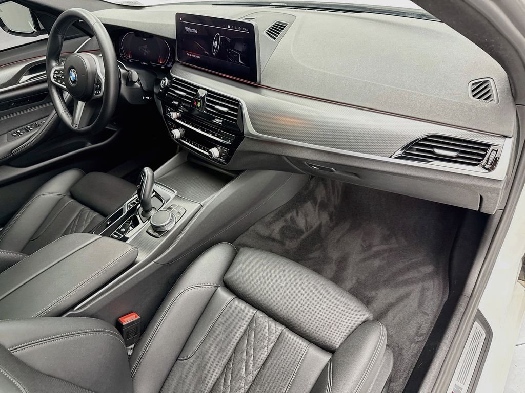 Used 2022 Alpine White BMW 530i image 16