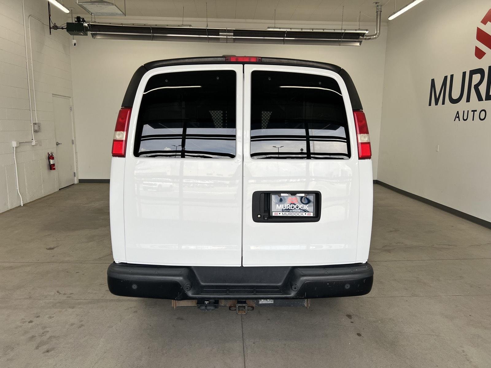 Used 2018 Summit White GMC Work Van image 3