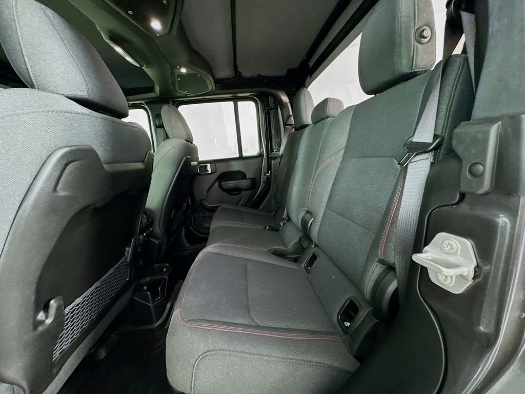 Used 2025 Granite Crystal Metallic Clearcoat Jeep Rubicon image 31
