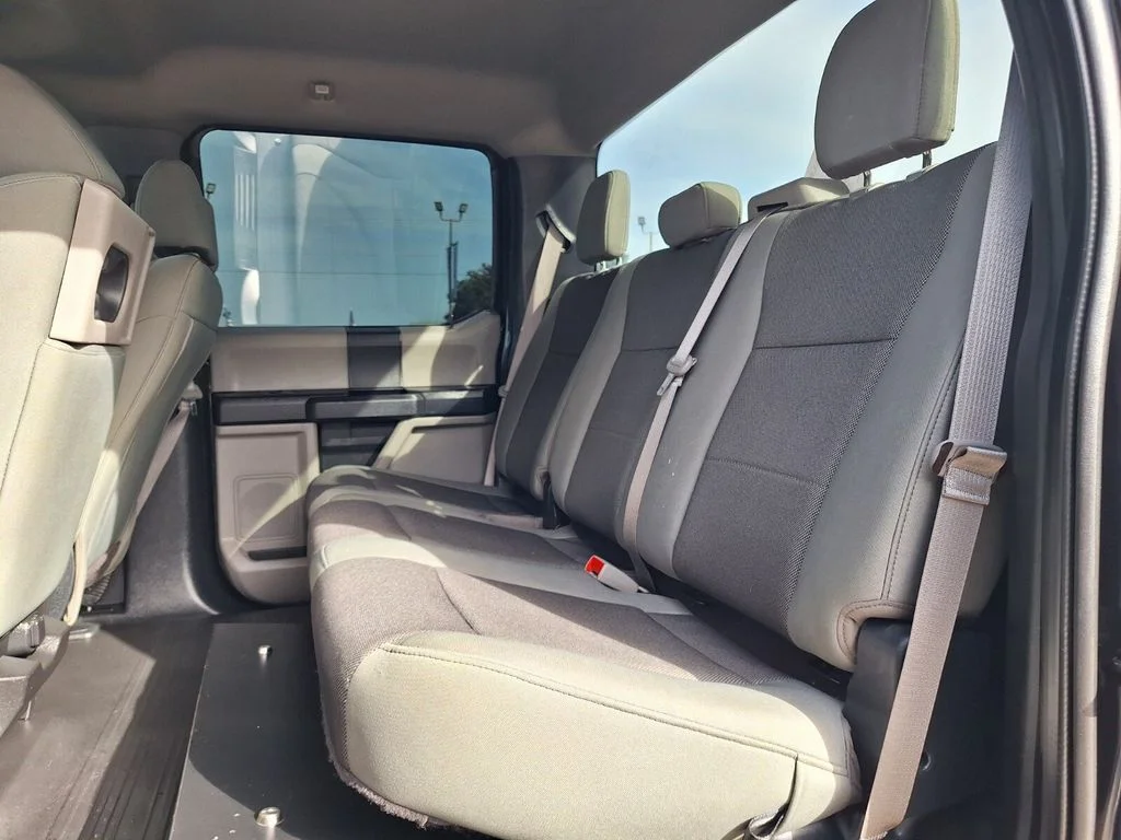 Used 2020 Black Metallic Ford XL image 23