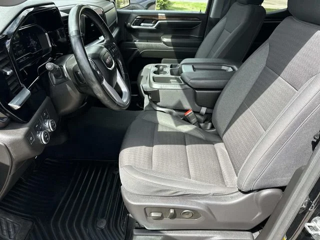 Used 2023 Black GMC Elevation image 18