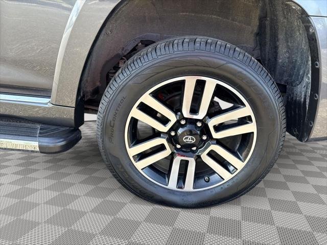 Certified Used 2021 MAGNETIC GRAY MET. Toyota  image 14