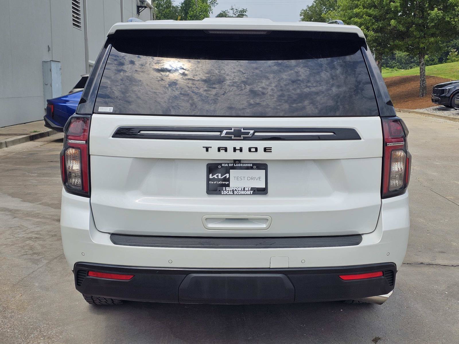 Used 2023 Iridescent Pearl Tricoat Chevrolet Z71 image 10