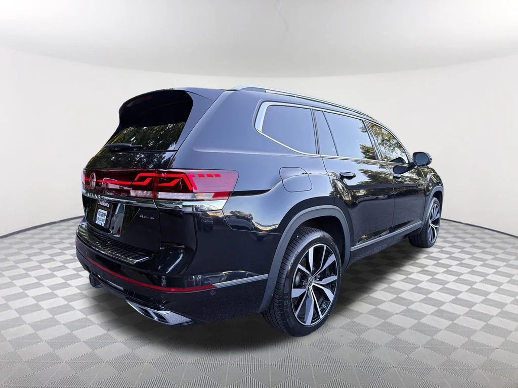 Used 2024 Black Volkswagen 2.0T SEL Premium R-Line image 5