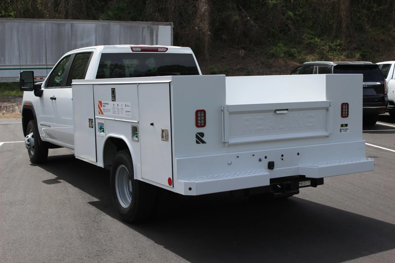 New 2026 Summit White GMC Pro image 3