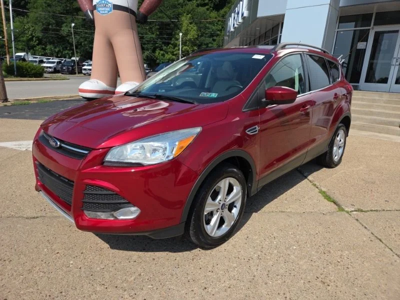 Used 2014 Red Ford SE image 3
