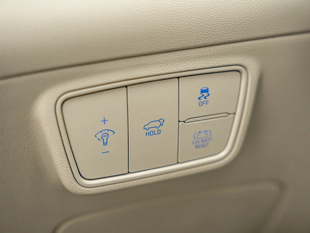 Used 2024 Amazon Gray Hyundai Limited image 26