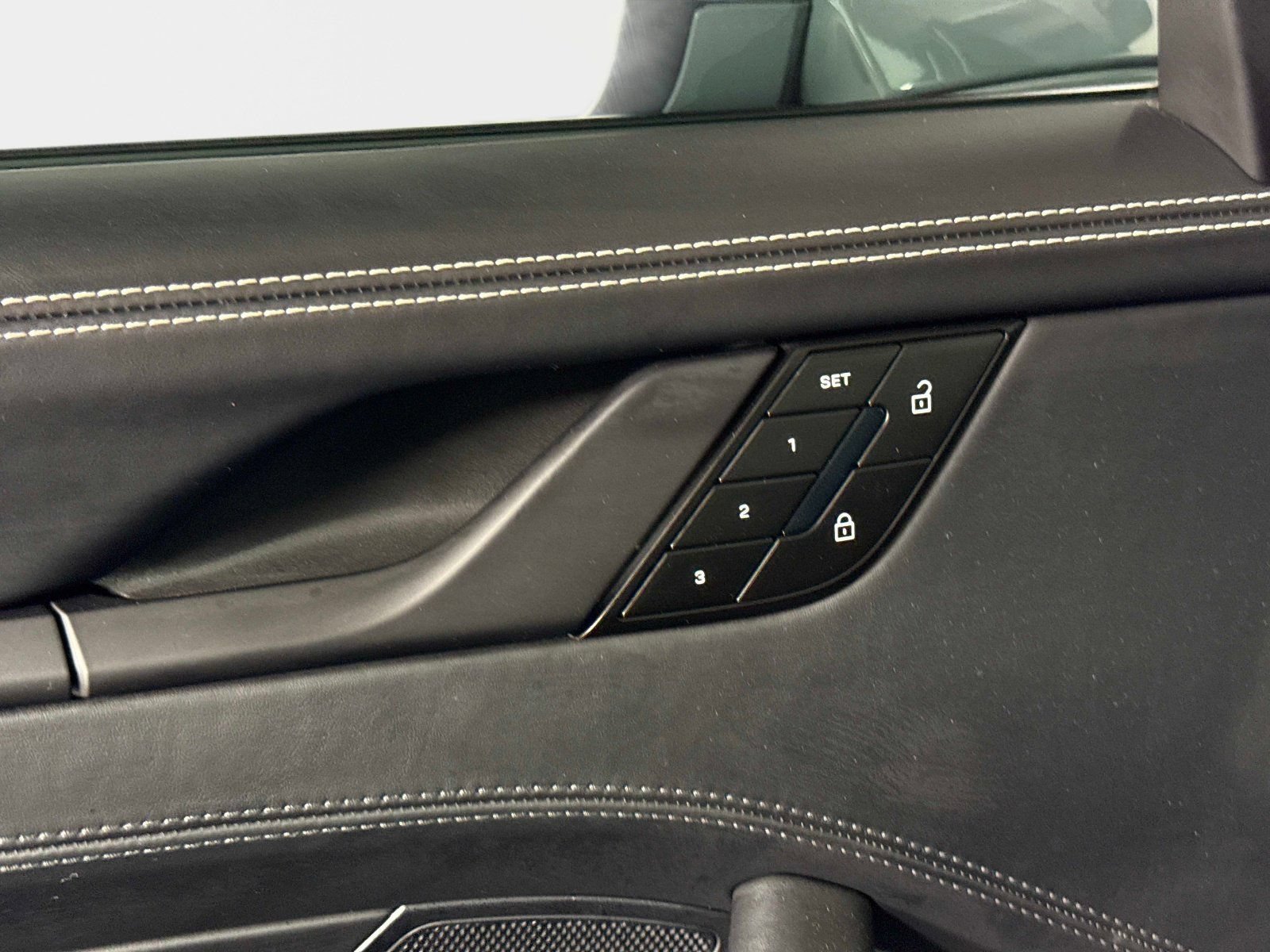 Used 2025  Porsche Targa 4 GTS image 34