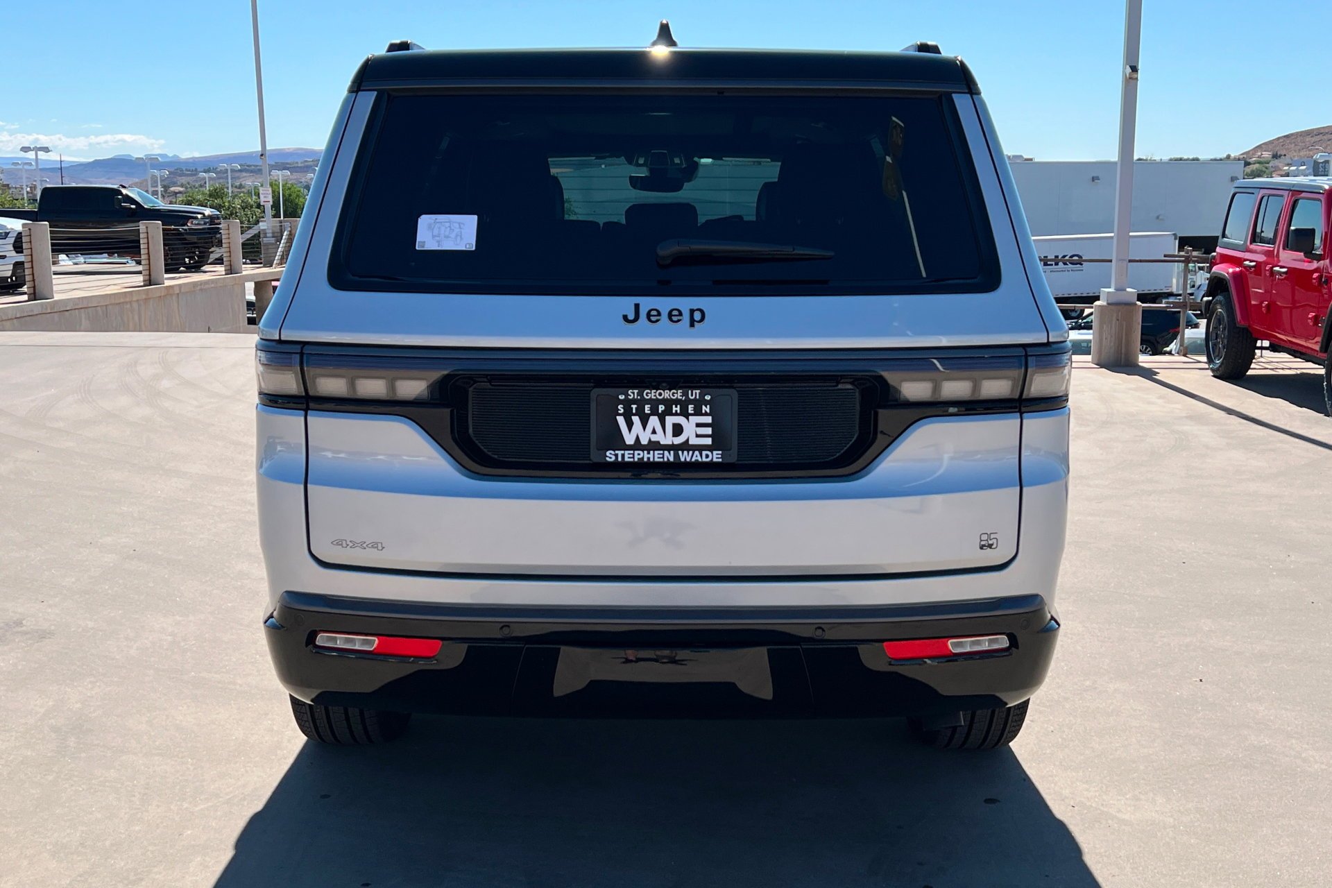 New 2026 Silver-Zynith Exterior Paint Jeep 85th Anniversary image 5