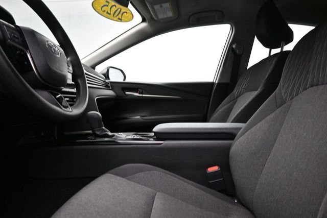 Used 2025 White Toyota LE image 16
