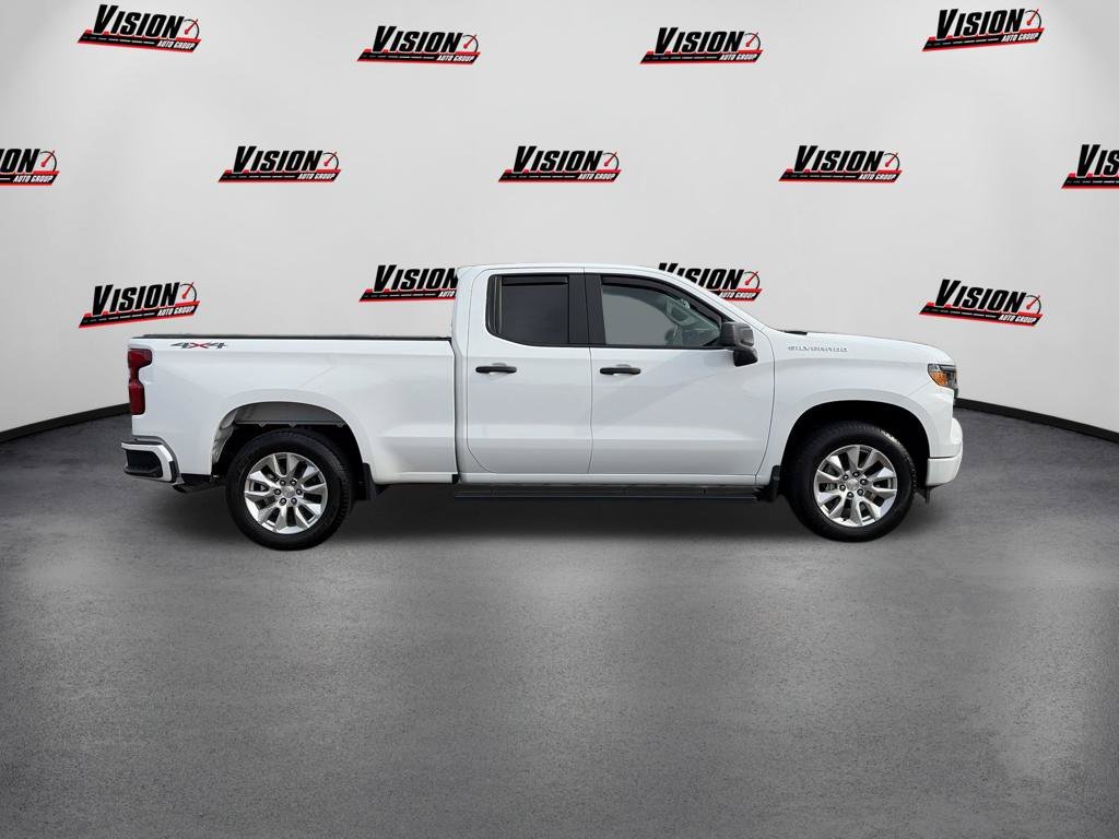 Used 2024 White Chevrolet Custom image 4