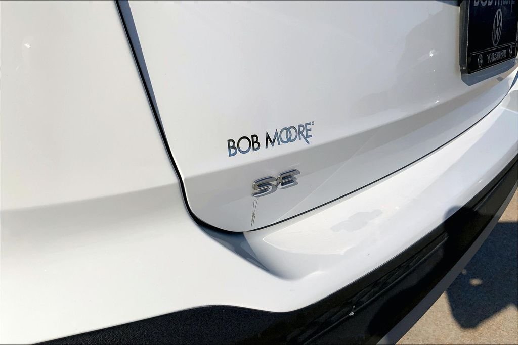 Used 2023 Pure White Volkswagen 1.5T SE image 8