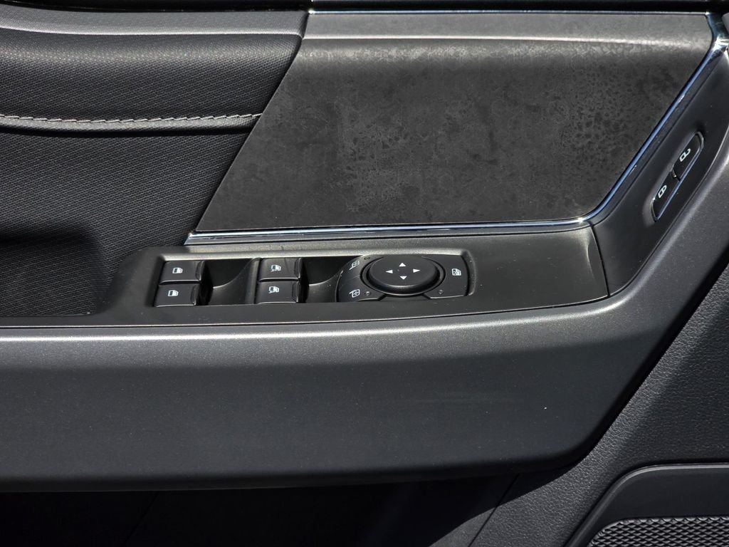 New 2026 Carbonized Gray Metallic Ford XLT image 11