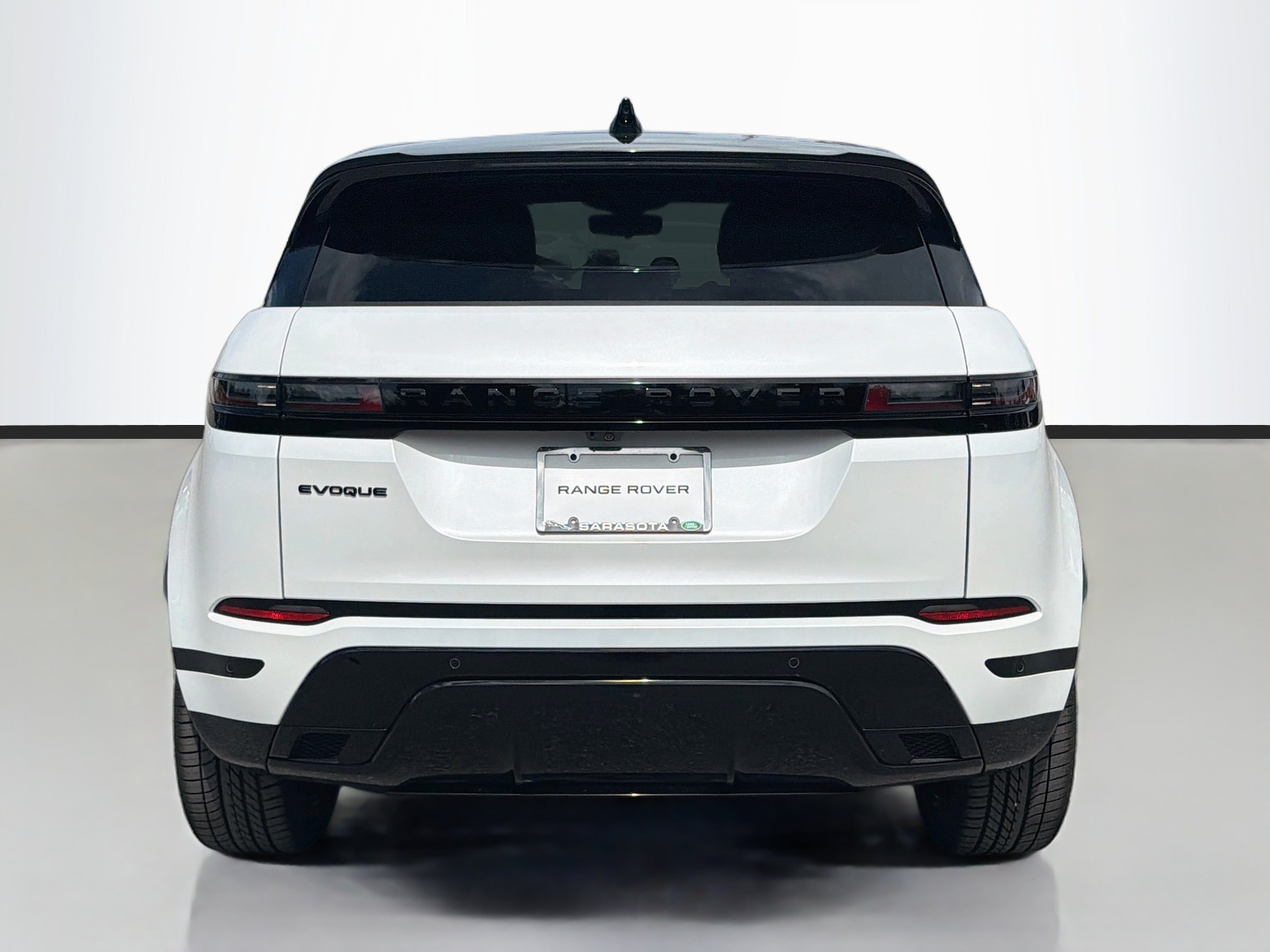 New 2026 Ostuni Pearl White Land Rover Hoxton Edition image 4