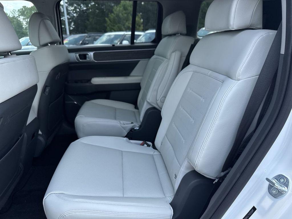 New 2026 White Hyundai Limited FWD image 26