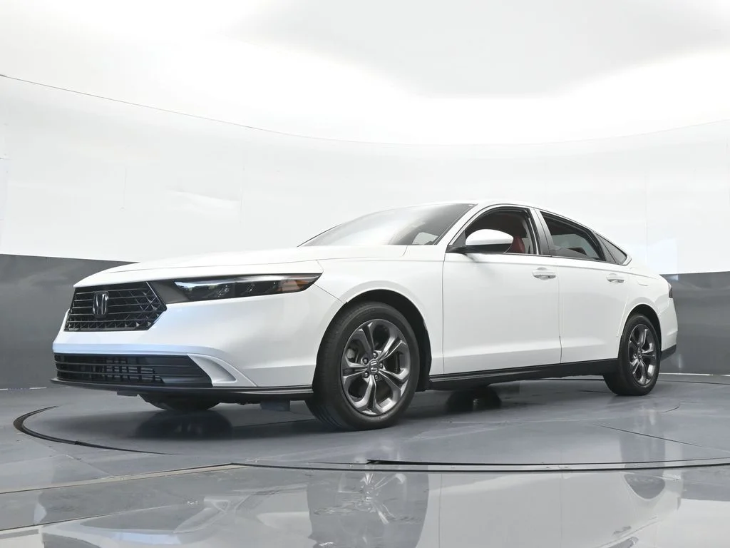Used 2023 Platinum White Pearl Honda EX image 53
