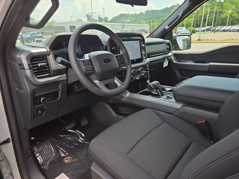 New 2026 Oxford White Ford F-250® XL image 25