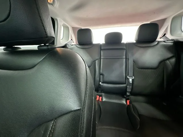 Used 2019 Gray Jeep Latitude image 24