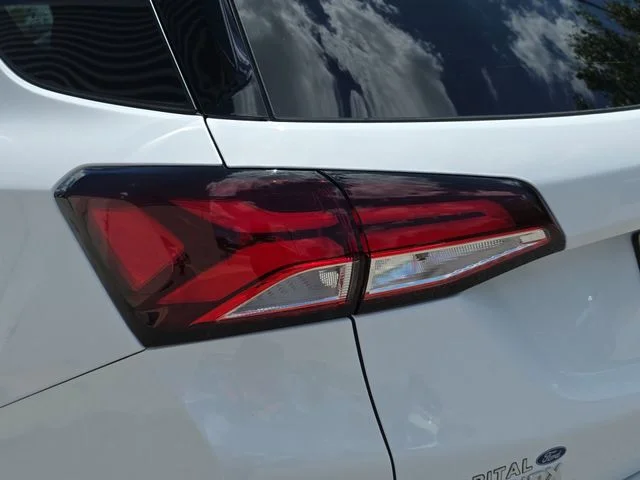 Used 2024 White Chevrolet Premier image 34