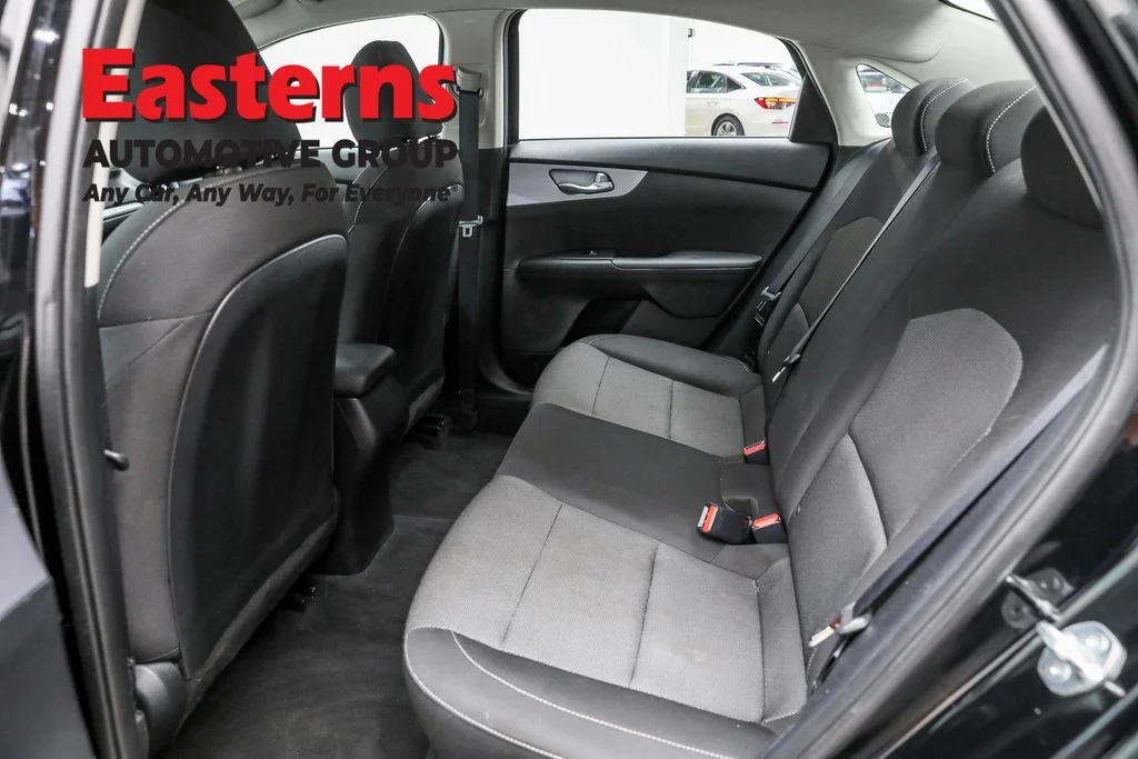 Used 2024 Black Kia LXS image 21