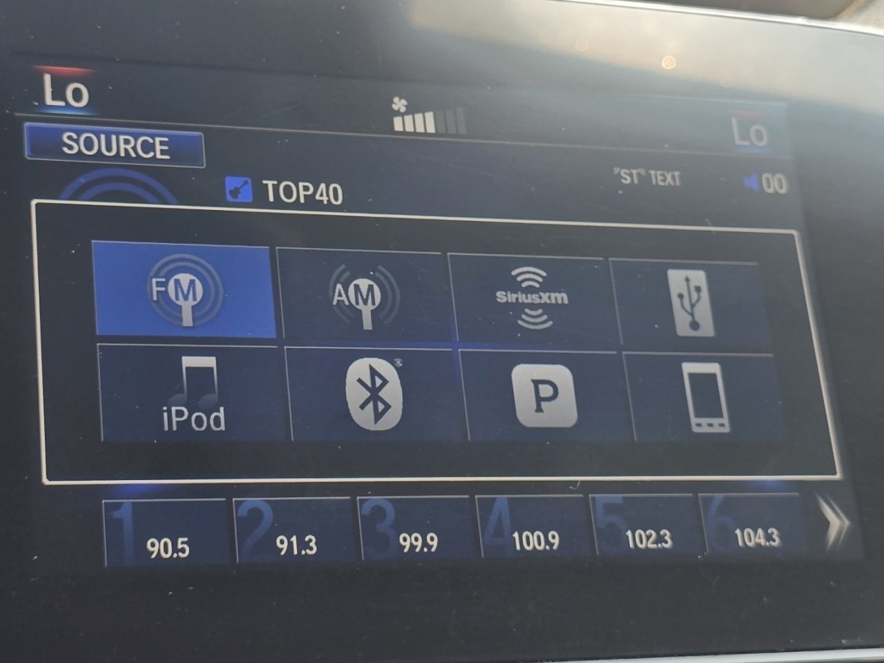 Used 2017 White Honda EX-L image 5