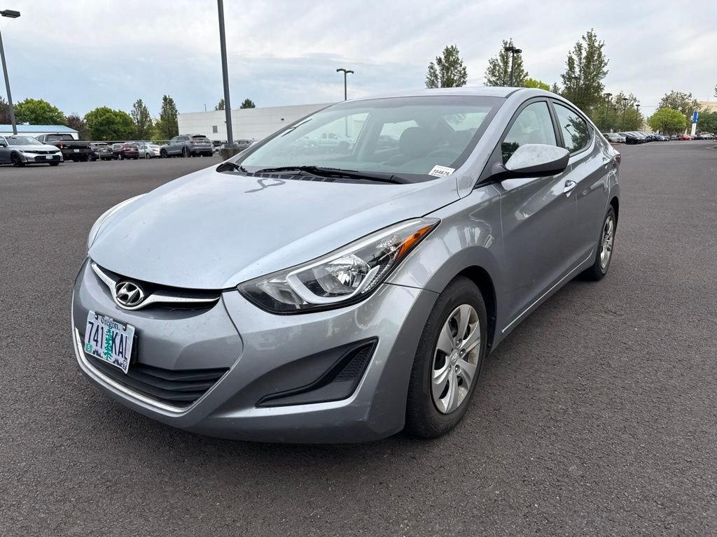Used 2016 Shale Gray Metallic Hyundai SE image 2