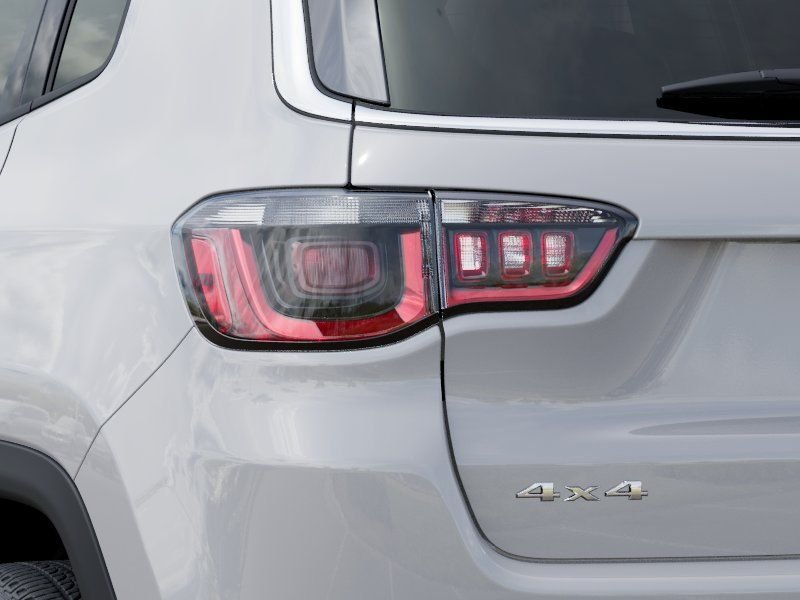 New 2026 Bright White Clear-Coat Exterior Paint Jeep Limited image 9