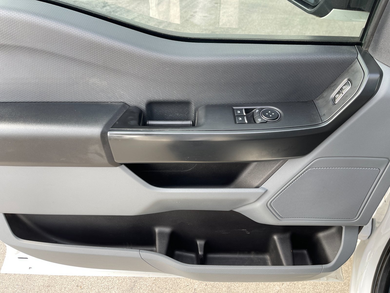 Used 2023 White Ford XL image 12