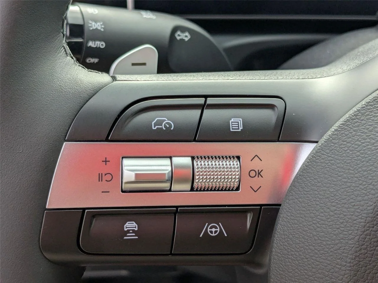 2025 Hyundai Tucson Limited - Photo 17