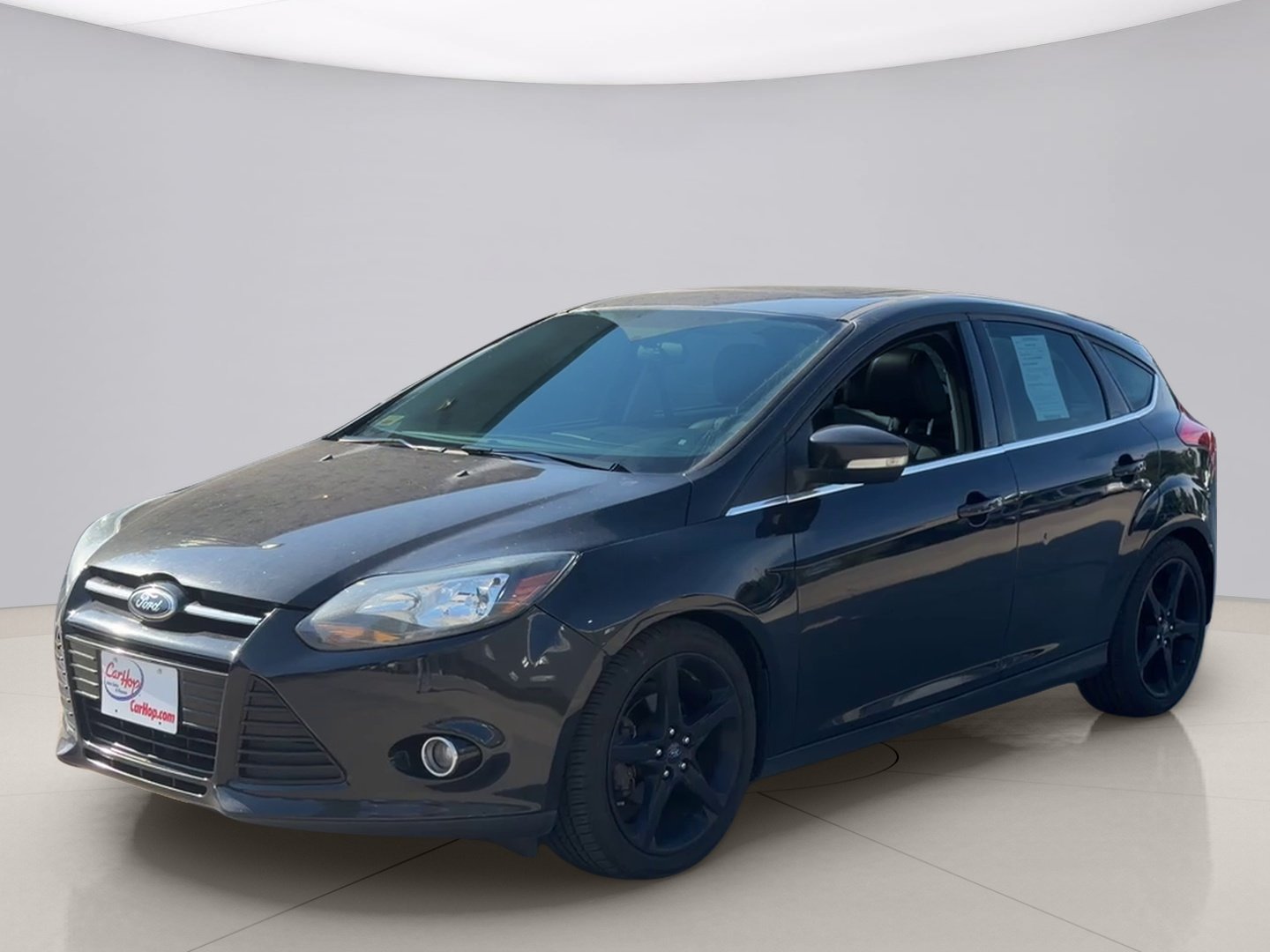2013 Ford Focus 5 Door Hatch Titanium's photo