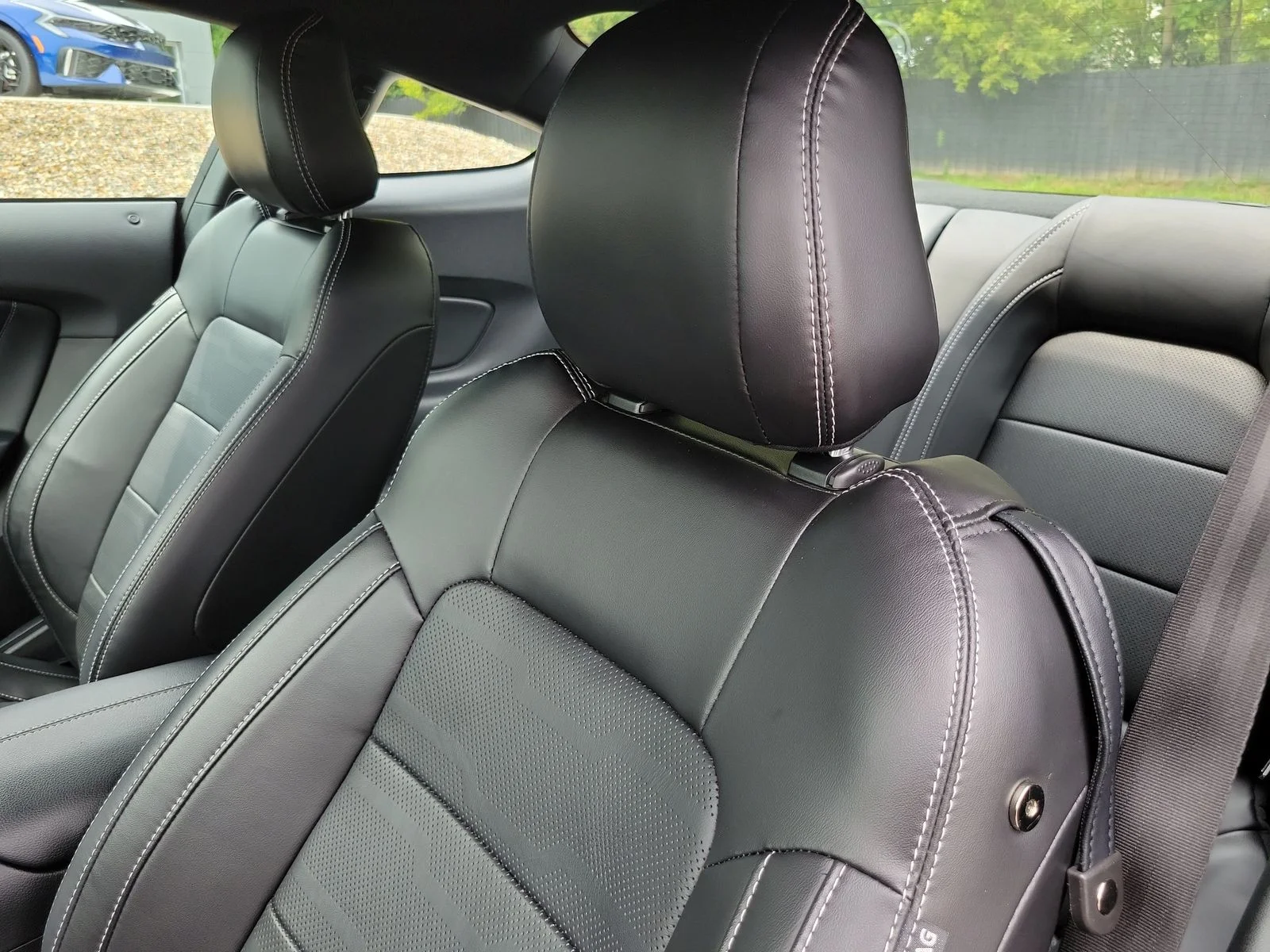 Used 2022 Oxford White Ford EcoBoost Premium image 13
