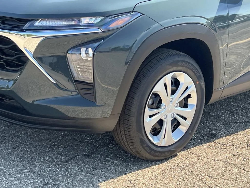2026 Chevrolet Trax LS - Photo 8