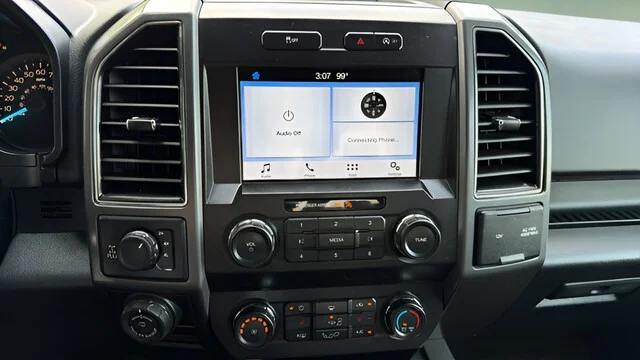 Used 2019  Ford  image 17