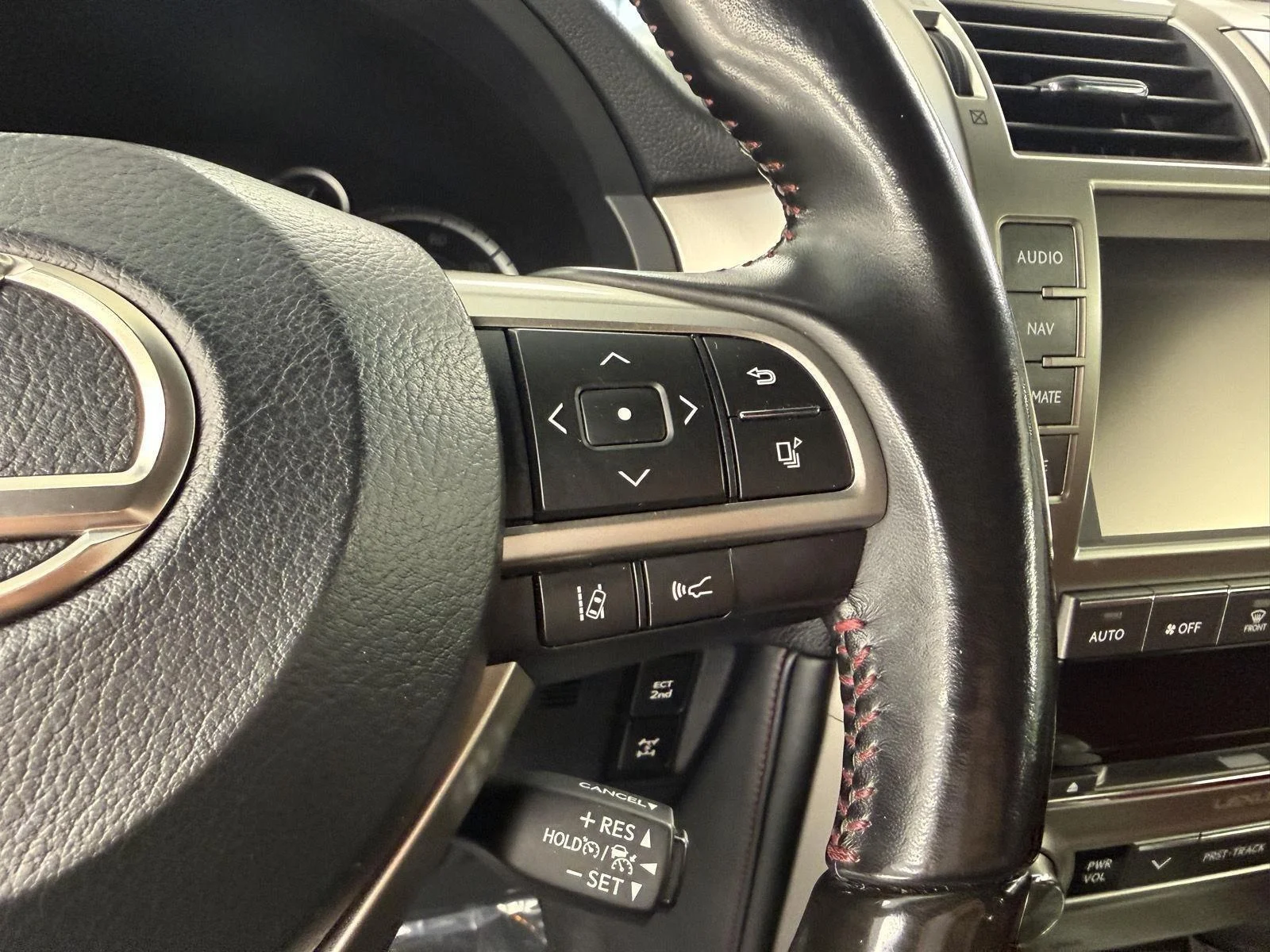 Used 2020 Atomic Silver Lexus GX 460 Premium image 17