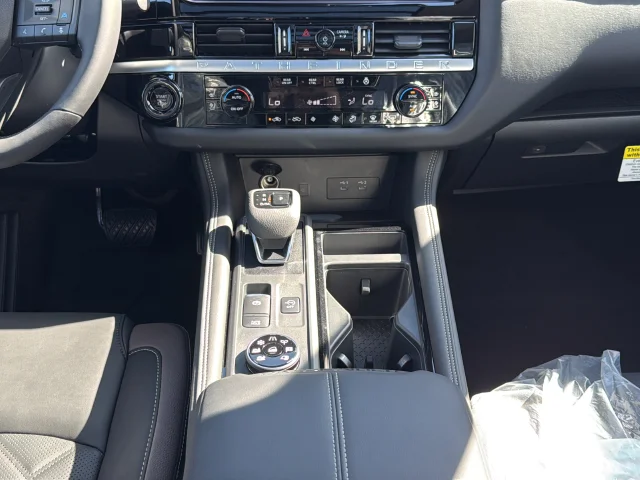 New 2026 Super Black Nissan Platinum image 32