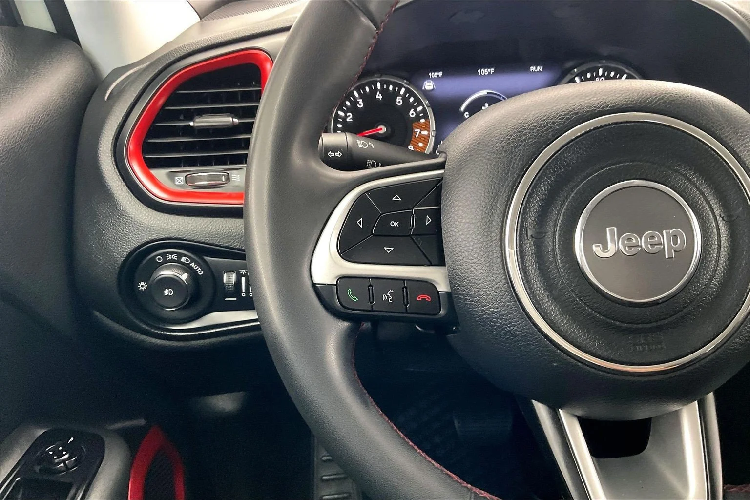 Used 2023 Alpine White Clearcoat Jeep Trailhawk image 20