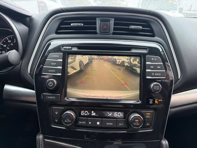 Used 2020 Silver Nissan 3.5 SL image 17