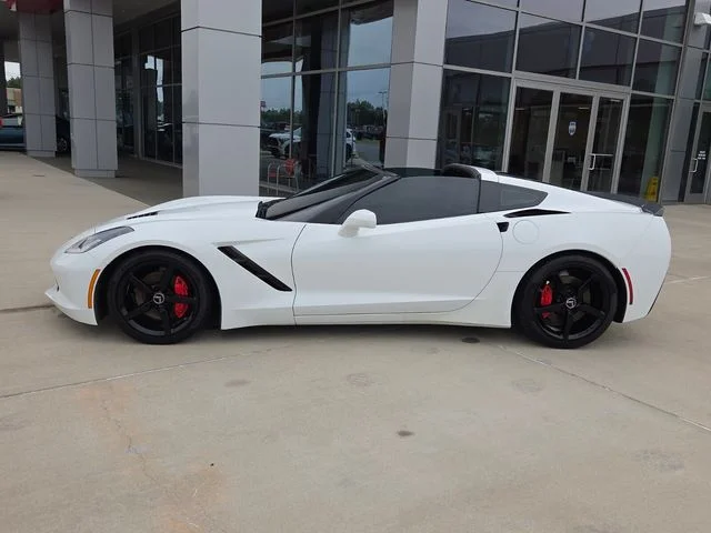 Used 2015 White Chevrolet Stingray image 4