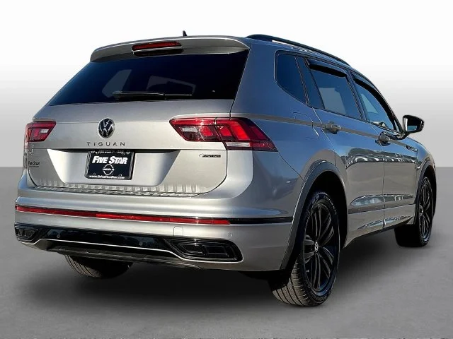 Used 2022 Silver Volkswagen 2.0T SE R-Line Black image 7