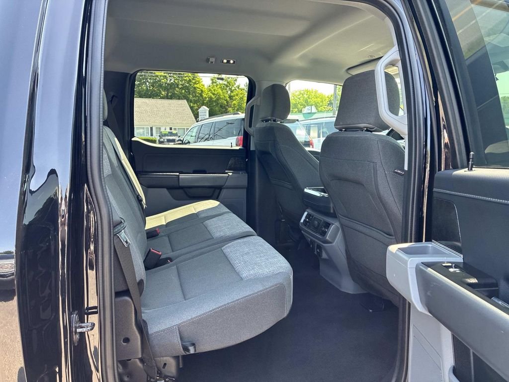 Used 2023 Black Ford XLT image 10